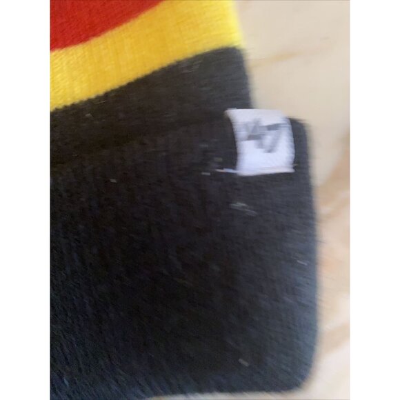 Chicago Blackhawks NHL 47 Brand Knit Beanie Hat With Pom One Size 100% Acrylic - Picture 3 of 6